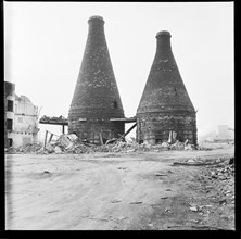 Bottle kilns, Etruria Pottery Works, Stoke-on-Trent, Staffordshire, 1965-1968