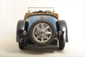 Bugatti type 55 1932. Artist: Simon Clay.