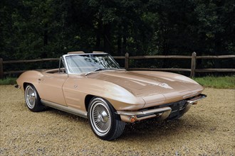 Chevrolet Corvette Stingray convertible 1964. Artist: Simon Clay.