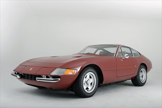 Ferrari 365 GTB 1972. Artist: Simon Clay.