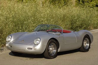 1956 Porsche Spyder - James Dean replica. Artist: Simon Clay.