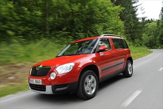 Skoda Yeti 2009. Artist: Simon Clay.