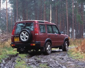 2000 Land Rover Discovery TD5. Artist: Unknown.