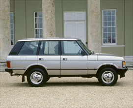 1993 Range Rover V8 3.9. Artist: Unknown.