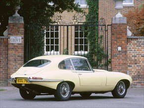 1966 Jaguar E Type 4.2 S1 2+2. Artist: Unknown.