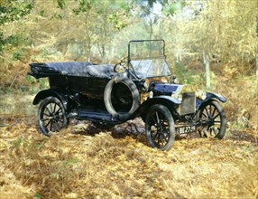 1915 Ford Model T. Artist: Unknown.