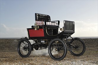 1902 Locomobile Steam Car Artist: Unknown.