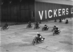 Motorcycles racing at the MCC Members Meeting, Brooklands, 10 September 1938. Artist: Bill Brunell.