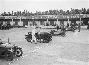 Cars on the start line at the JCC Members Day, Brooklands, 4 July 1931. Artist: Bill Brunell.