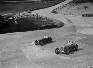 ERA and Maserati racing at Brooklands, 1938 or 1939. Artist: Bill Brunell.