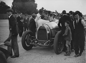 6 litre Delage at a Surbiton Motor Club race meeting, Brooklands, Surrey, 1928. Artist: Bill Brunell.