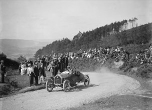 Gladiator 12hp competing in the South Wales Automobile Club Caerphilly Hillclimb 1913. Artist: Bill Brunell.