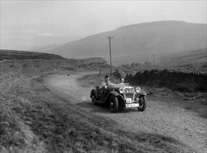 Singer Le Mans of WK Elliott competing in the Sunbac Inter-Club Team Trial, 1935. Artist: Bill Brunell.