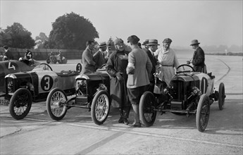 Salmson and two GNs, JCC 200 Mile Race, Brooklands, 1922. Artist: Bill Brunell.