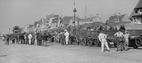 Cars on the seafront at Le Touquet, Boulogne Motor Week, France, 1928. Artist: Bill Brunell.