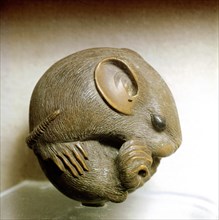 Netsuke carved in the form of a rat, one of the 12 animals of the Japanese zodiac. Artist: Unknown