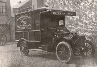 Delivery van, Leicester, Leicestershire, 1918. Artist: Unknown