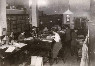 Main office of W & M Duncan, Edinburgh, Scotland, 1918. Artist: Unknown