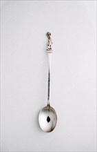 Silver spoon with golfing theme, c1910. Artist: Unknown