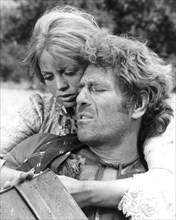 Goldie Hawn and George Segal in The Duchess and the Dirtwater Fox, 1976. Artist: Unknown