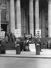 Jewish CND group at St Paul's Cathedral, London, 27 March 1964. Artist: EH Emanuel