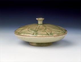 Yue stoneware covered dish with lotus pattern, Southern Dynasties period, China, 6th century. Artist: Unknown
