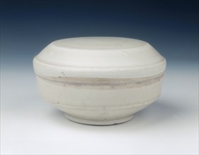 Xing stoneware covered box, Five Dynasties period-early Northern Song dynasty, China, 10th century. Artist: Unknown
