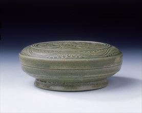Yue celadon covered box with parrots, early Northern Song dynasty, China, late 10th-11th century. Artist: Unknown