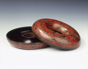 Painted and incised lacquer bead box, Late Ming dynasty, China, c1600-c1644. Artist: Unknown