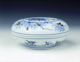 Covered box, early Kangxi period, Qing dynasty, China, 1662-1677. Artist: Unknown