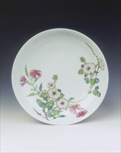 Famille rose saucer with floral sprays, Yongzheng period, Qing dynasty, China, 1723-1729. Artist: Unknown