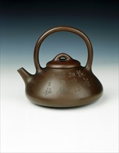 Yixing teapot by Yang Pengnian, with calligraphy by Chen Mansheng, Qing dynasty, China, c1820. Artist: Yang Pengnian