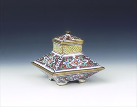 Canton enamel condiment jar and cover, Qing dynasty, China, 18th century. Artist: Unknown