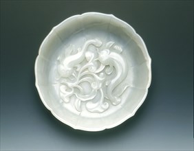 White jade bracketed saucer with two catfish and fungus in relief, Qing dynasty, mid 18th century. Artist: Unknown