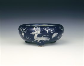 Swatow bulb bowl with qilins, Ming dynasty, Wanli period, China, 1572-1620. Artist: Unknown