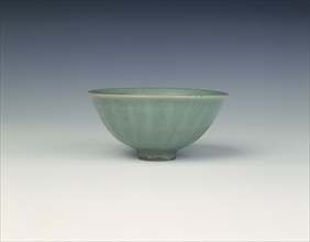 Longquan celadon bowl, Southern Song-Yuan dynasty, China, 13th century. Artist: Unknown