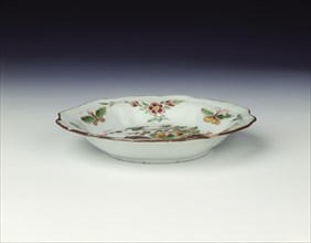 Saucer with cockerels, Ming dynasty, Tianqi period, China, 1621-1627. Artist: Unknown