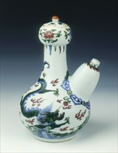 Wucai kendi with dragons, Qing dynasty, early Kangxi period, China, 1662-1683. Artist: Unknown
