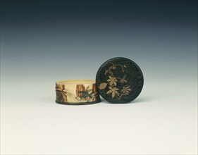 Lacquered wood and ivory Shibayama circular box, late Edo period, Japan, early 19th century. Artist: Unknown