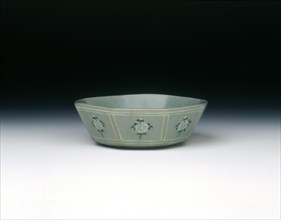 Octagonal celadon bowl with inlaid daisy-like flowers, Koryo dynasty, Korea, late 12th century. Artist: Unknown