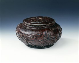 Lacquered and moulded mandarin orange skin box, Qing dynasty, China, 19th century. Artist: Unknown