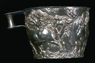 Gold Mycenaean cup, 15th century. Artist: Unknown