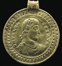 Gold medal of the Roman emperor Valens. Artist: Unknown