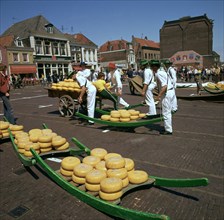 Alkmaar cheese market in Holland. Artist: Unknown