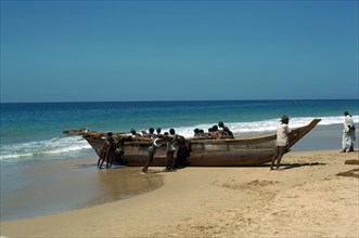 Sri Lankan boat. Artist: CM Dixon Artist: Unknown