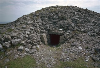 Irish burial cairn. Artist: Unknown