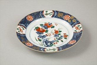 European copy of Chinese Imari plate, 20th century. Artist: Unknown.