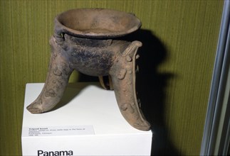 Pottery Tripod Bowl with three rattle-legs in the form of Alligators, Chiriqui, Panama. Artist: Unknown.