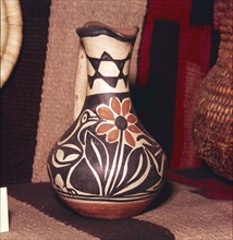 Decorated Pot,  Zuni Tribe, Pueblo Indians. North America. Artist: Unknown.