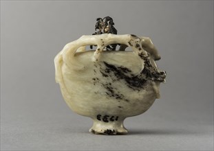 Jade snuff bottle in the form of a pomegranate, China, Qing dynasty, 1644-1911. Creator: Unknown.